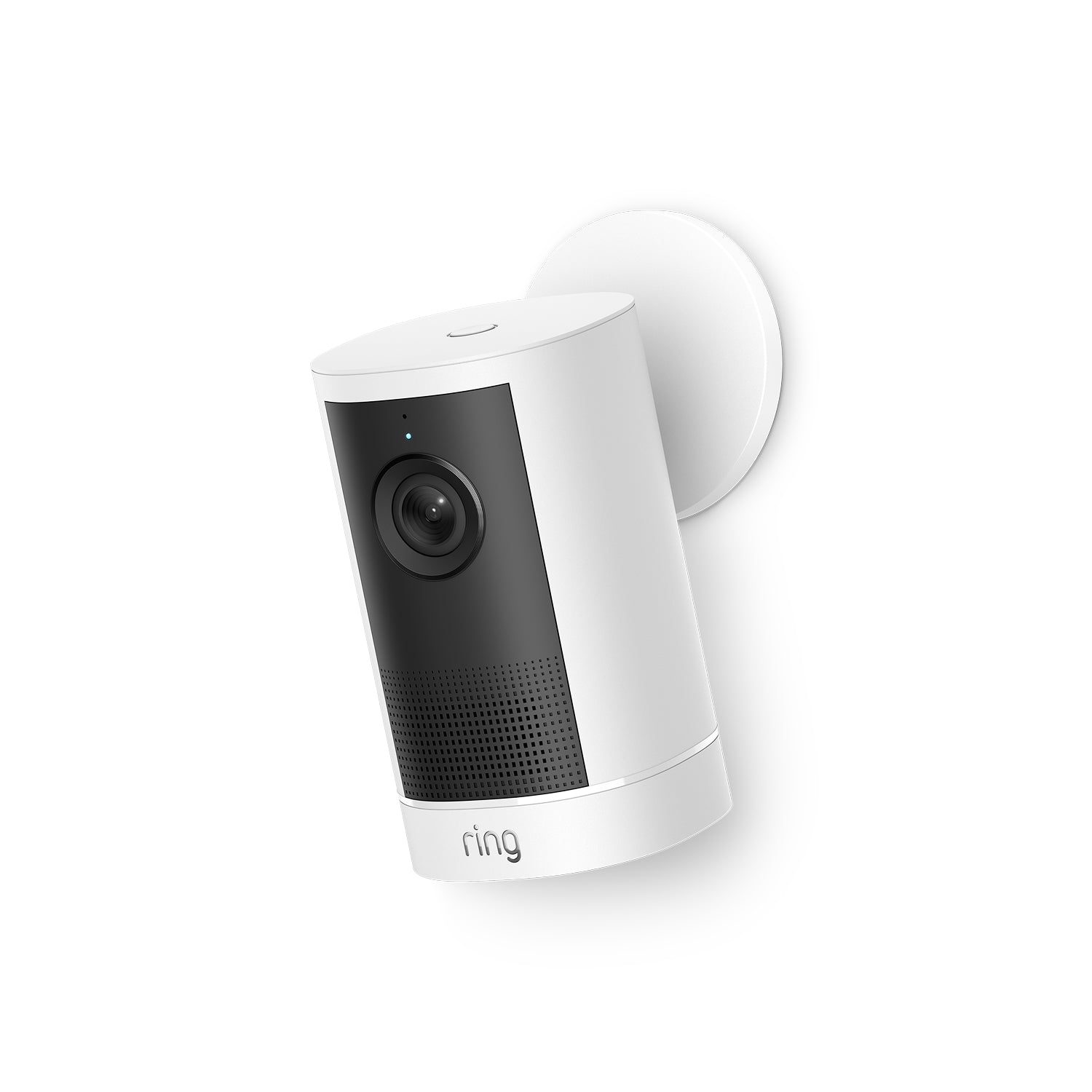 Ring Outdoor Camera 4K Plus Battery bianca su supporto circolare a parete, angolata verso il basso su sfondo bianco
